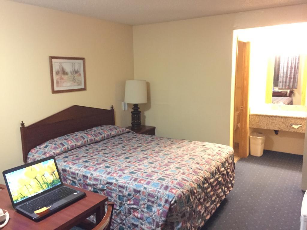 Stagecoach Inn Motel Molalla Bagian luar foto