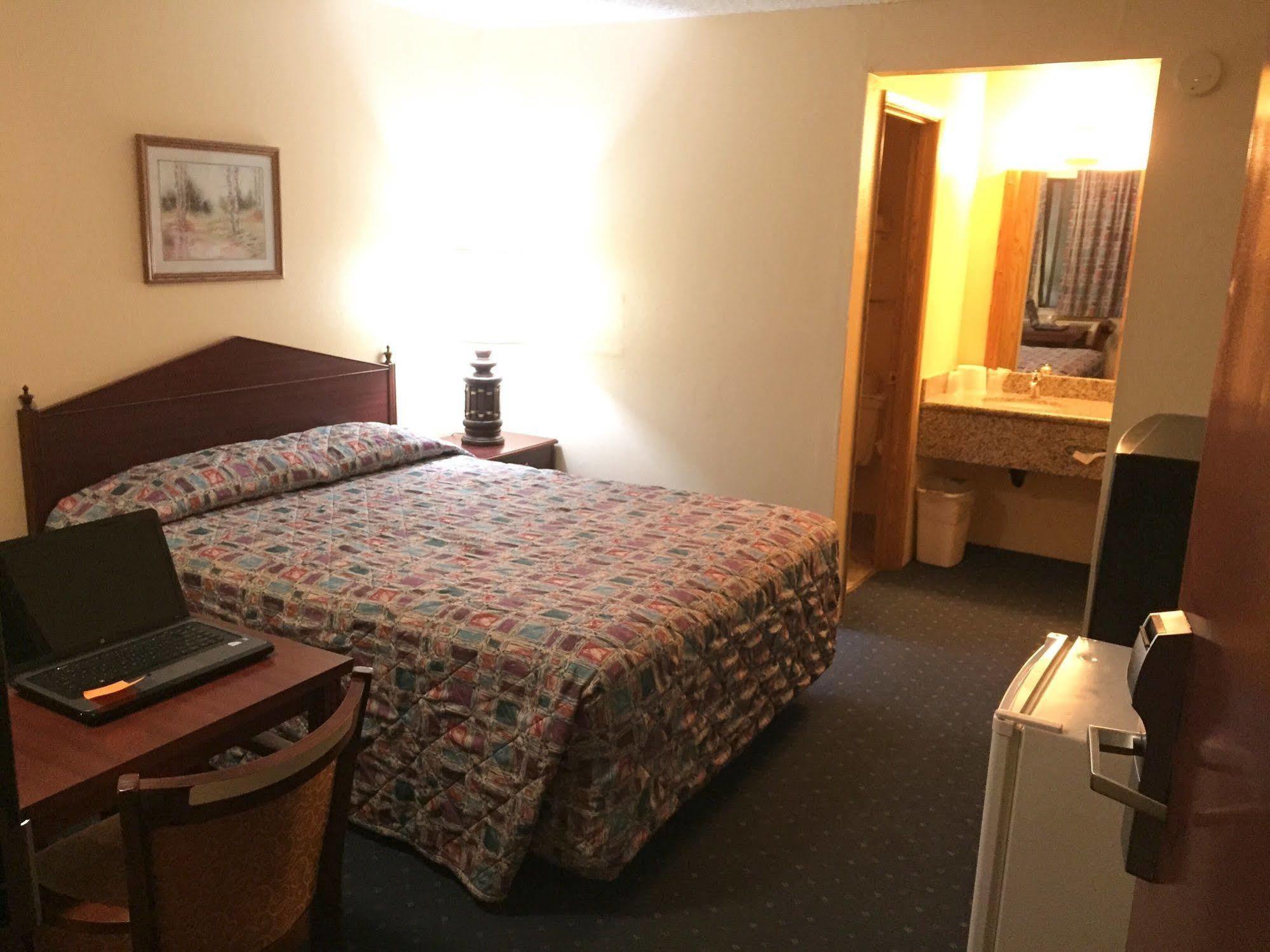 Stagecoach Inn Motel Molalla Bagian luar foto