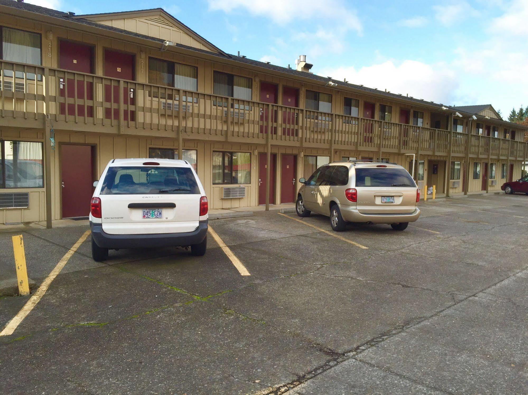 Stagecoach Inn Motel Molalla Bagian luar foto
